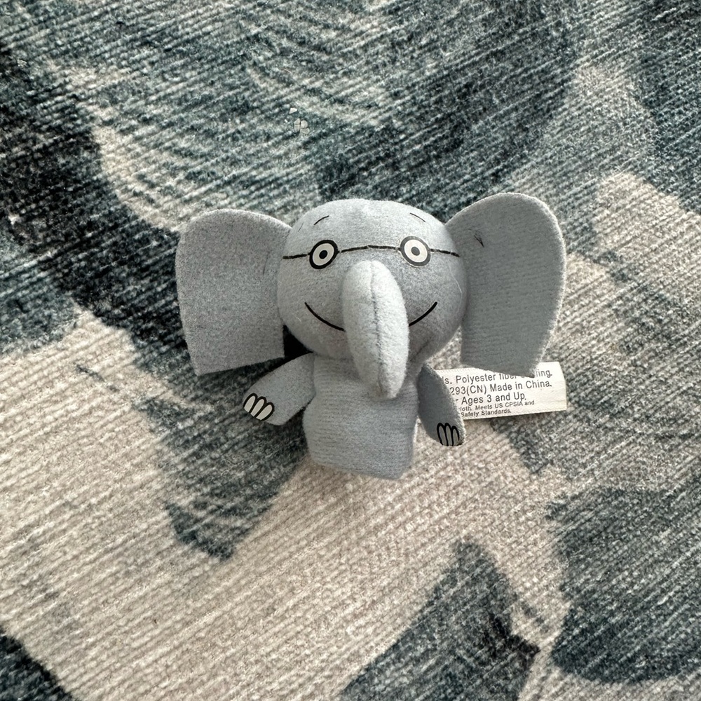 Mo Willems Piggie and Elephant Finger Puppet | Rare Collectible Toys